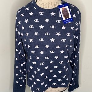 Champion Authentic cropped sweat shirt size Medium Dark Blue cute with jeans